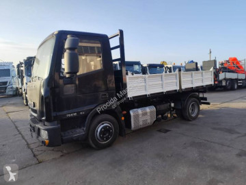 شاحنة قلابة ذات تفريغ خلفي وجانبي Iveco
