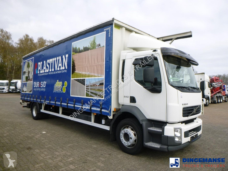 شاحنة Volvo 240 4x2 curtain sider