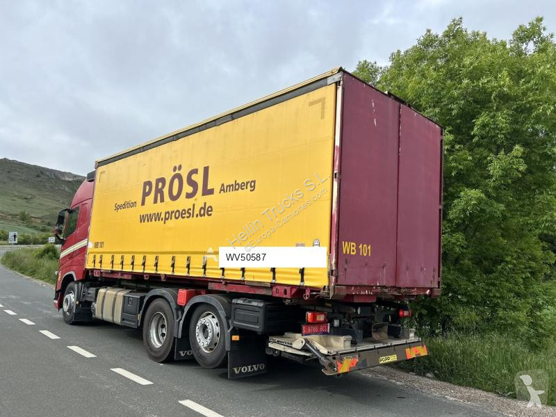 شاحنة Volvo 500 6X2 Elevador 2000kgs