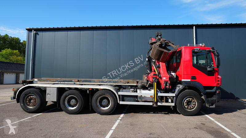 شاحنة Iveco 410 8x4 Cable system with Crane