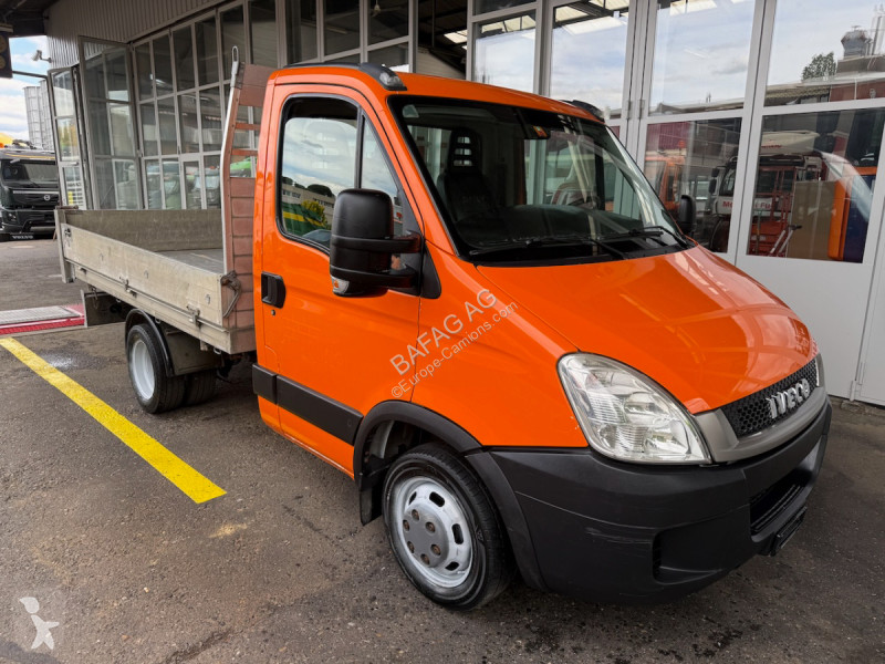 شاحنة Iveco 35c17 daily