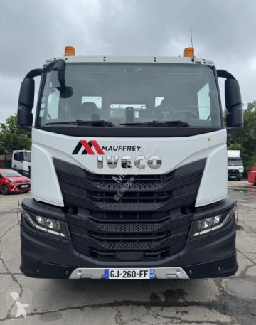Грузовик бункеровоз Iveco