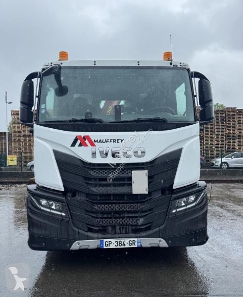 شاحنة Iveco
