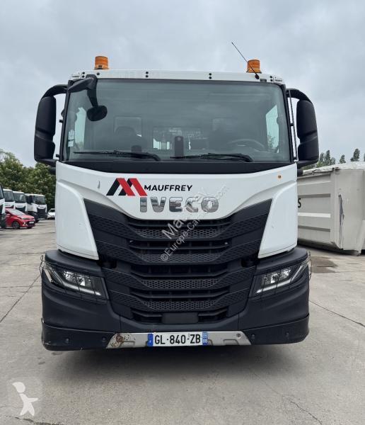 شاحنة Iveco