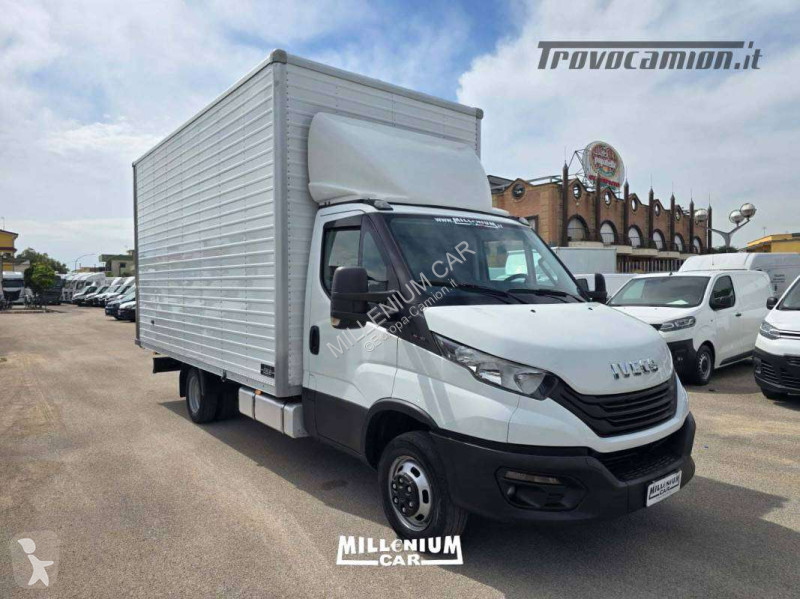شاحنة Iveco 35-16 ANNO 2022 FURGONE 4,90