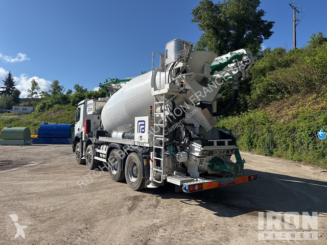 Mercedes 3243 concrete