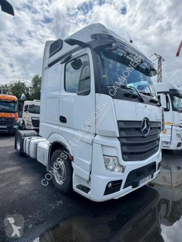 Mercedes tractor unit