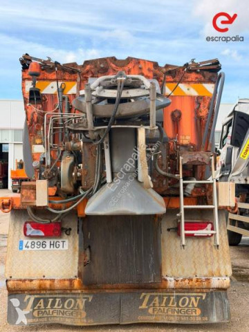 Camion déneigeuse MAN
