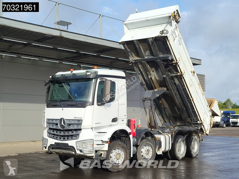 شاحنة Mercedes 3243 8X4 11m3 2-way tipper...