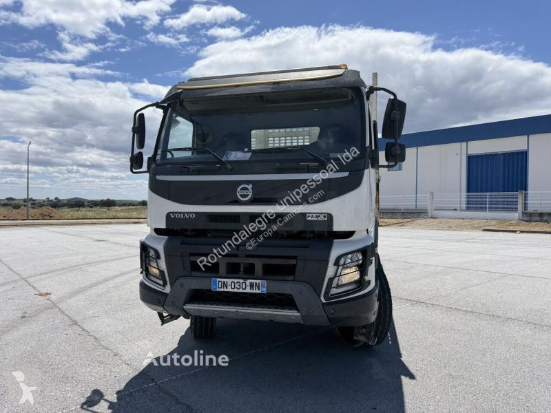 شاحنة Volvo 8x4 C/GRUA