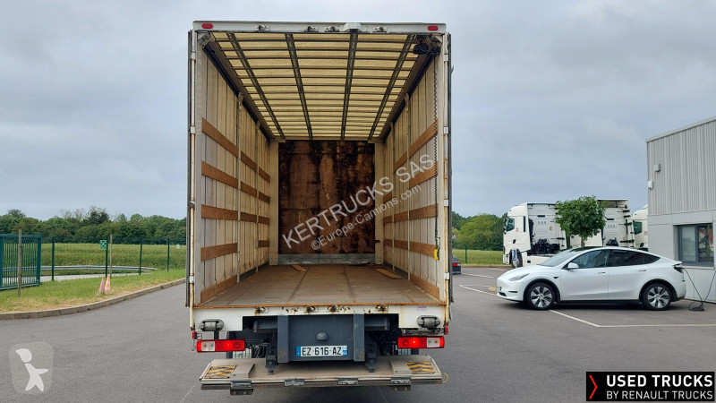 شاحنة Renault D Wide