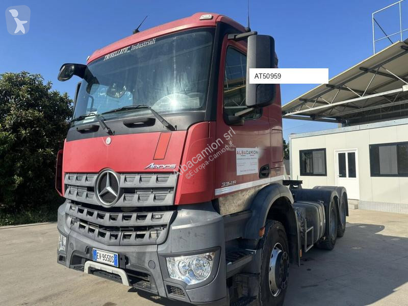 شاحنة Mercedes 3348