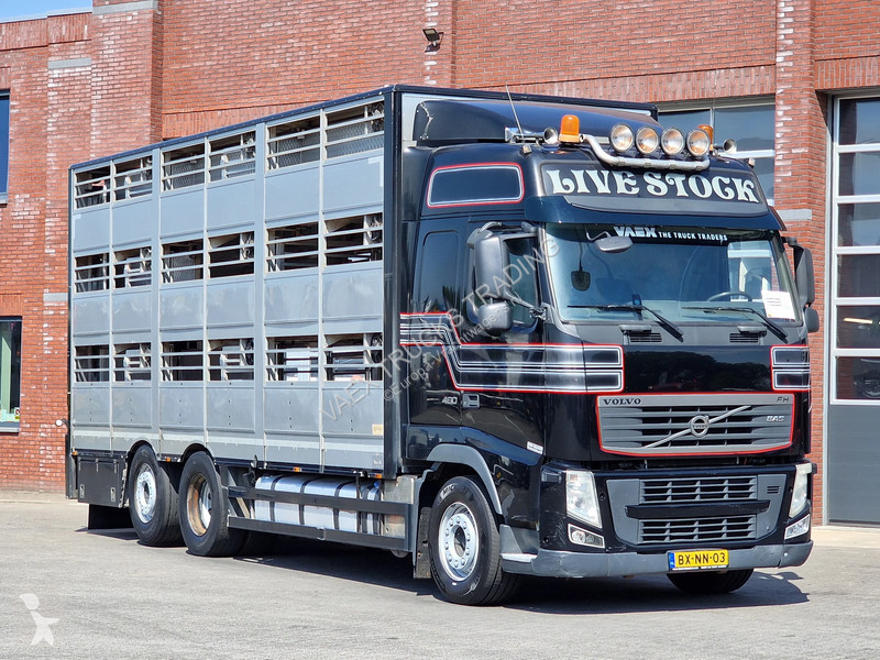 شاحنة Volvo 460 Berdex 3 deck livestock -...