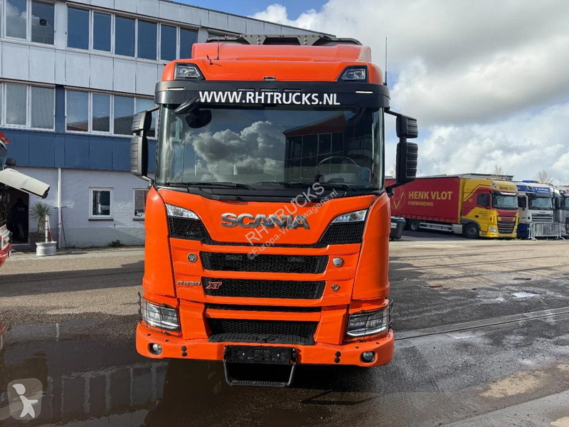 شاحنة Scania R650 V8 XT 8X4 INTARDER - AST AXE...