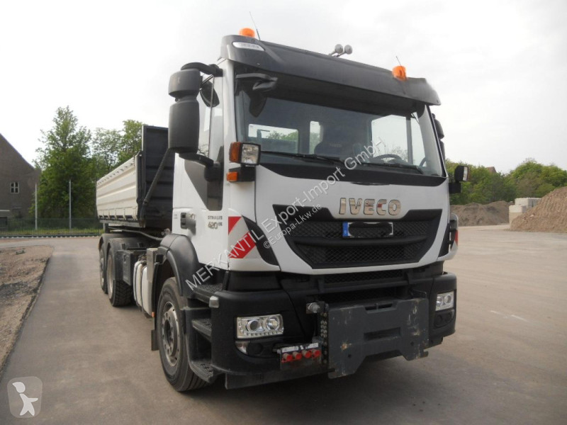 شاحنة Iveco + Anhänger + Schiebenschild +...