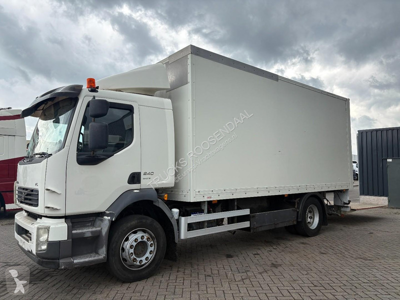 شاحنة Volvo 12240 + Leaf Suspension + Loadlift...
