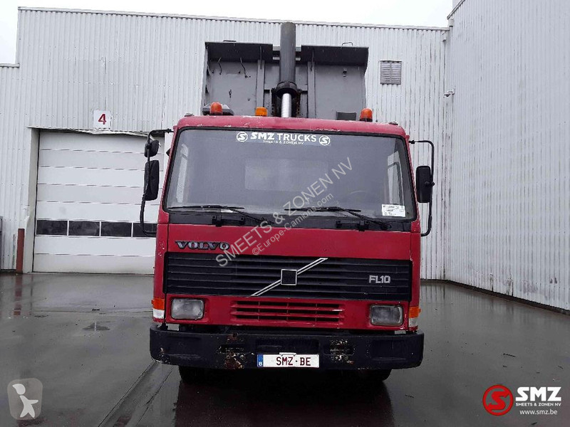 شاحنة Volvo 320 8x4