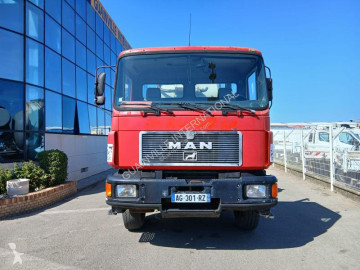 Lastbil beton cementmixer MAN