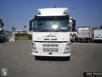 شاحنة ناقلة حاويات متعددة الأغراض Volvo
