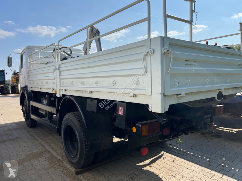 شاحنة Mercedes 4X4 ex army reconditioned white...
