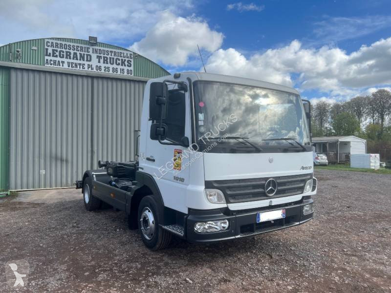 Kamion Mercedes 1018