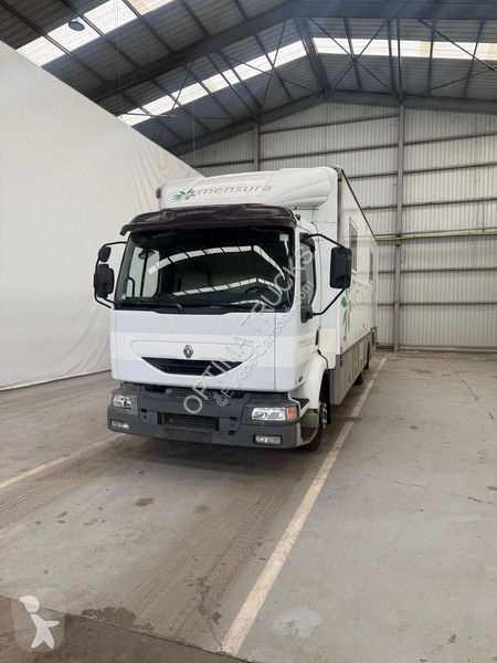 شاحنة Renault 220 MEDISCHE VRACHTWAGEN /CAMION...