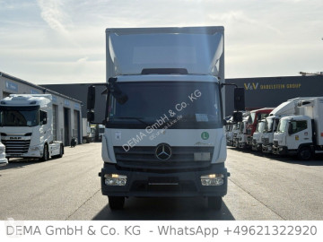 شاحنة عربة مقفلة Mercedes