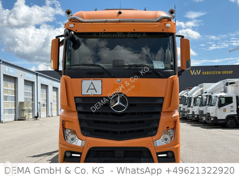 شاحنة Mercedes...