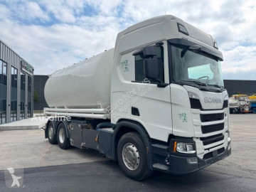 Kamion cisterna Scania