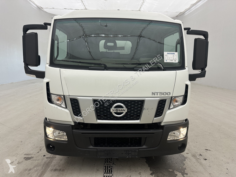 شاحنة Nissan 56.15