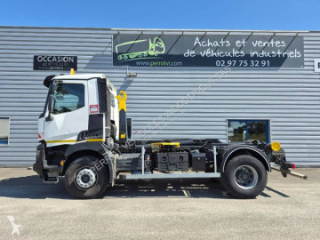 Renault hook arm system truck