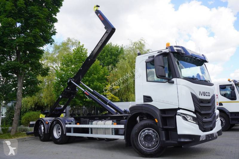 Камион Iveco