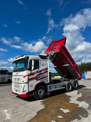 Камион самосвал Volvo