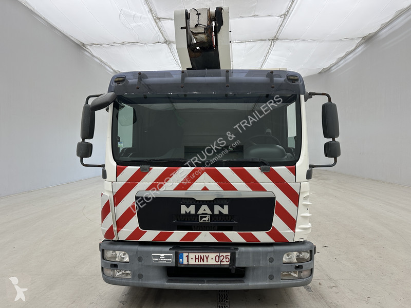 شاحنة MAN 12.180