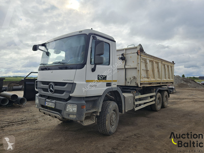 شاحنة Mercedes 3336