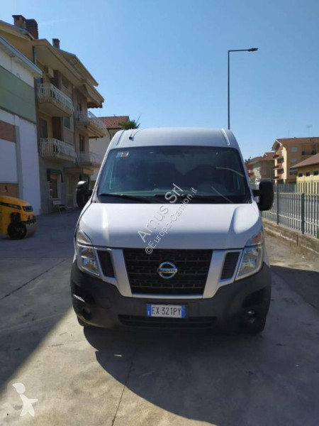 شاحنة Nissan NV400
