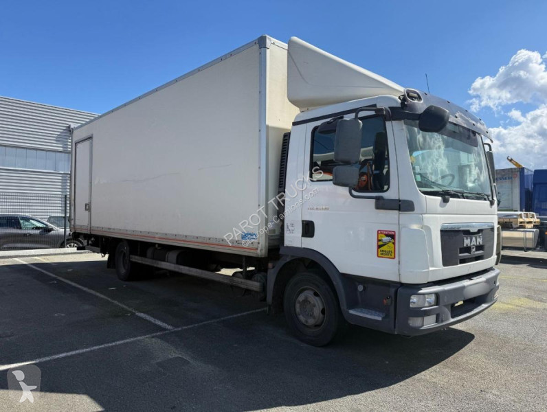 Camion MAN 12.180