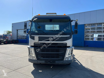 شاحنة ناقلة حاويات متعددة الأغراض Volvo