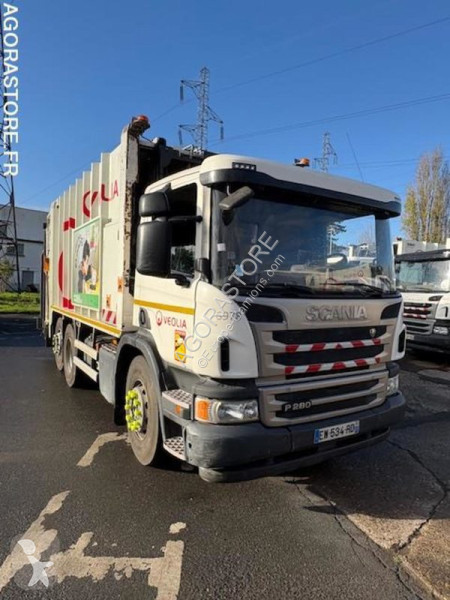 Vehículo de limpieza viaria Scania P280
