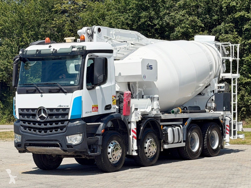Камион Mercedes AROCS 3743 * Betonpumpe + FUNK...