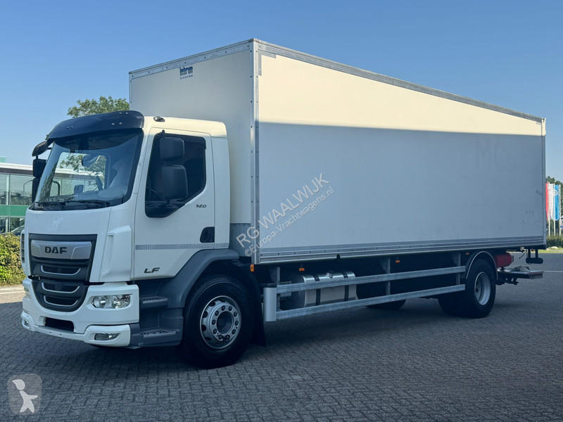 شاحنة DAF 320 19T+klep d'Hollandia 2000 KG