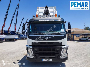 شاحنة ناقلة حاويات متعددة الأغراض Volvo