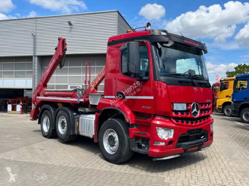 شاحنة Mercedes Arocs 2536 L Absetzkipper...