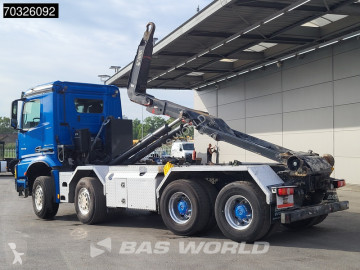 Mercedes hook arm system truck