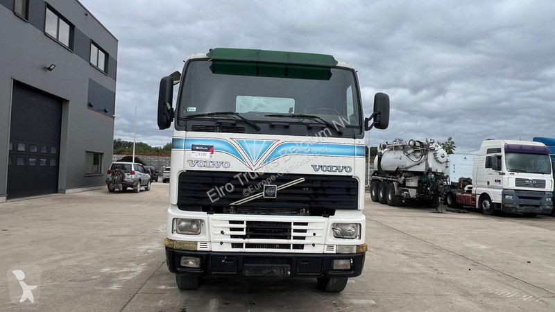 شاحنة Volvo 12420 (LAMES / STEEL SUSP. / BOITE...