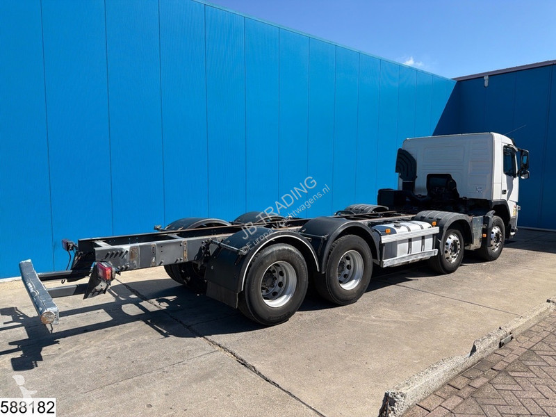 Lastbil Volvo 8x4, Euro 5, PTO, Steel spring...