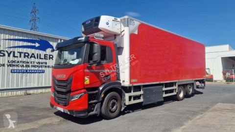 شاحنة برّاد متعدد الحرارة Iveco