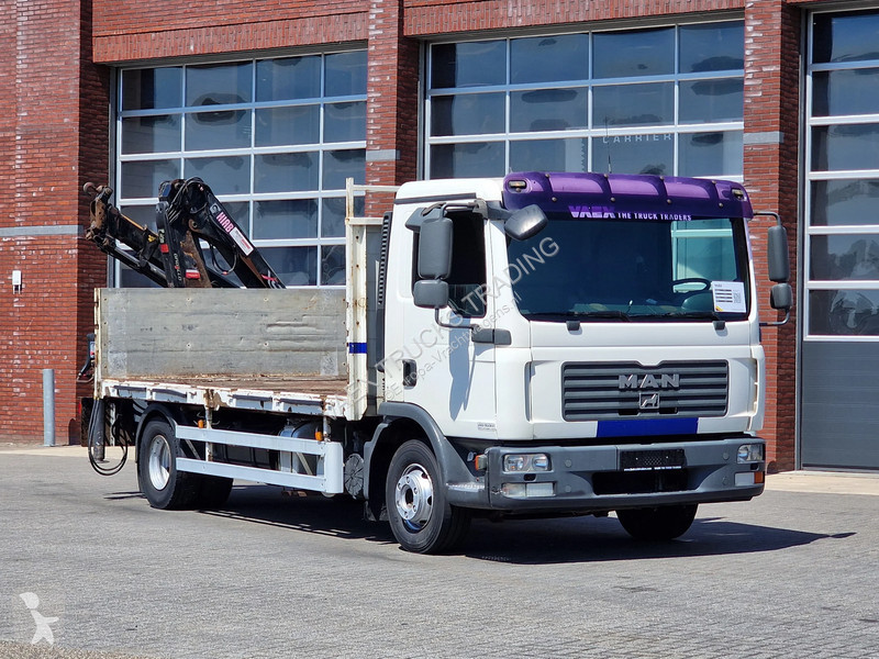 شاحنة MAN 12.210 - HIAB 077 DUO Crane / Grua -...