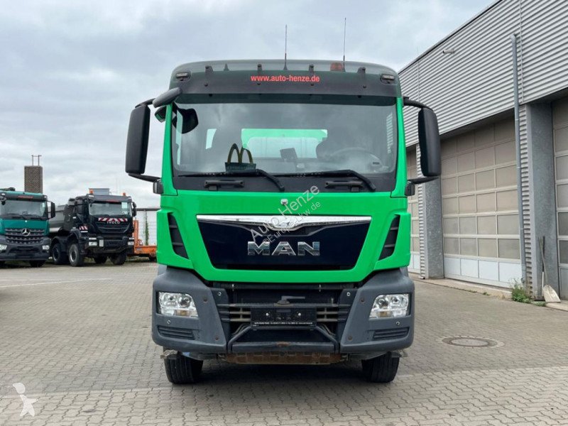 Camión MAN TG-S 32.400 8x4 BB Betonmischer...
