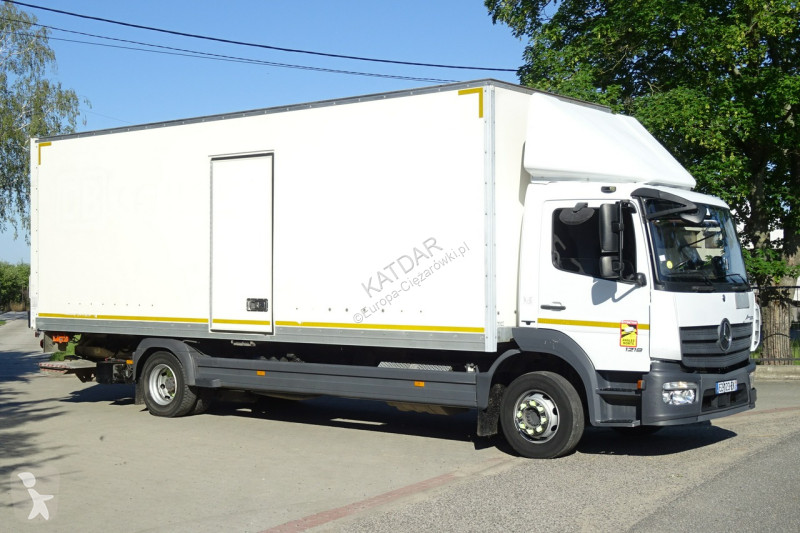 Камион Mercedes 1218 Euro 6 kontener 20pal...